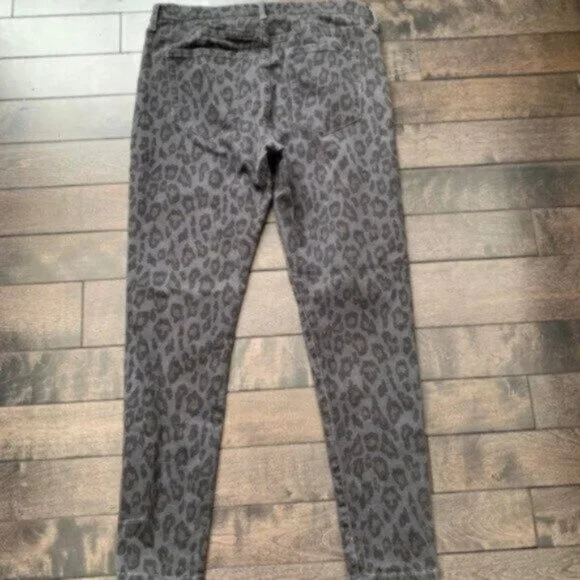 Banana Republic Leopard Print Jeans - Picture 2 of 2